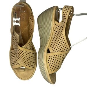 Clarks Clarene Award perforated wedge sandals size 8